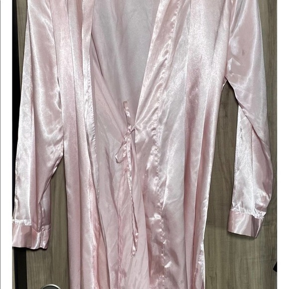 Adonna pink night robe. Size Large - Picture 5 of 7